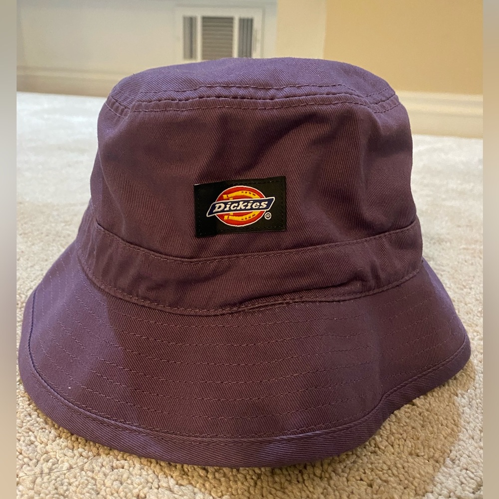 Dark purple dickies bucket hat (uo exclusive)